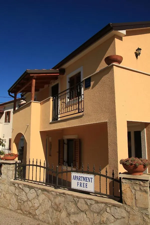 Apartments With A Parking Space Punta Kriza, Cres - 18644 Nerezine