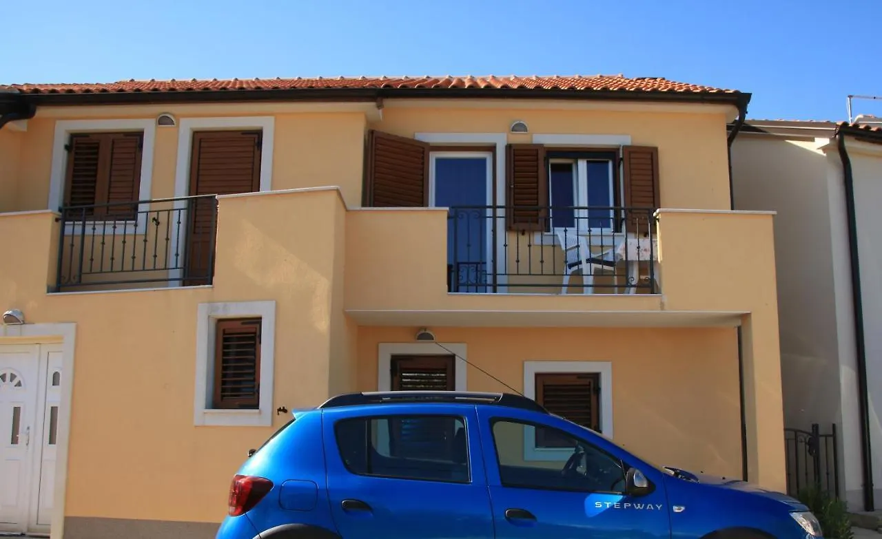 Apartments With A Parking Space Punta Kriza, Cres - 18644 Nerezine